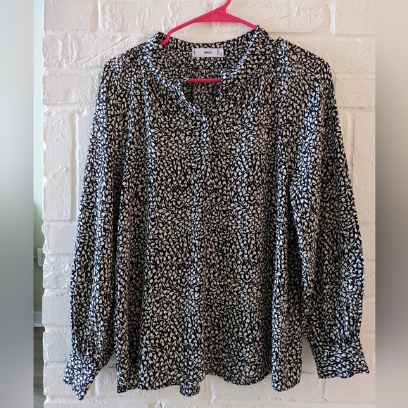 MANGO white and black blouce. Size 4. - Picture 4 of 7